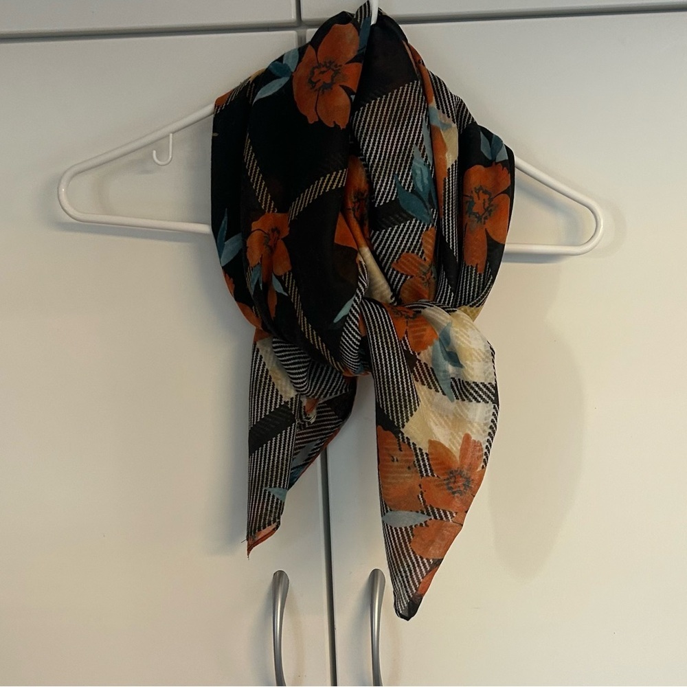Floral Black and Orange Silk Blend Scarf on geometric Black and White pattern - Picture 5 of 7